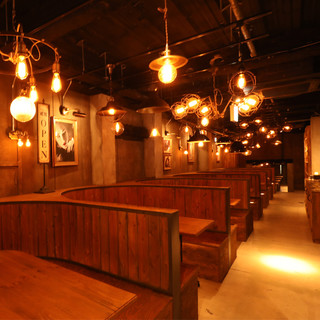 The store is spacious with 130 seats! The store has an adult atmosphere that was not found in Kanda♪