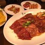 和牛焼肉 泰山 - 190320ファミリーセット4,980円塩タン、ロース、カルビ、ハラミ、鶏もも、ウィンナー、焼野菜