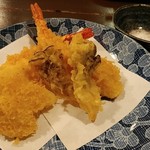 海鮮酒場 くいものや - 海老とたいら貝の天ぷら