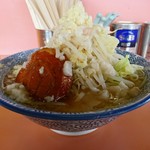 ブタキング - ラーメン 横から