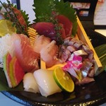 うにと牡蠣と日本酒と 和食バルyou-say - 今日一盛。要は日替わりお刺身盛り合わせ。頼んでおいて間違いないでしょう。