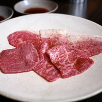 焼肉うしごろ 銀座並木通り店 - ・肉盛合せ