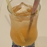 Waron Kafe - 【ゆずジンジャー：500円】
                        甘すぎず、炭酸は強すぎず、生姜は辛すぎず。
                        とても爽やかで飲みやすかったです(о´∀`о)