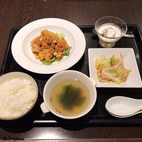 中国料理 豪華 - 鶏肉の唐揚げ香味ソースランチ