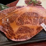 焼肉 美苑 - 特大のリブカルビ