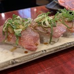 焼肉 美苑 - 上カルビの握り寿司