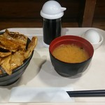 ナポリの旋風 - 豚丼並盛＋温泉たまご