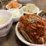 韓国料理　ハンス - キムチ＆お通し