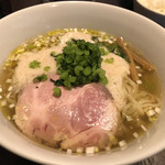 櫻井中華そば店 - 梅の山かけ冷やし塩気らぁ麺 900円