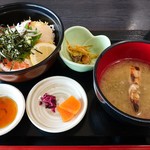 道の駅 みつ シーサイドレストラン 魚菜屋 - 海鮮丼