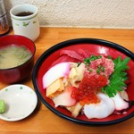 Kadono Meshiya Kaisen Shokudou - 上海鮮丼1560円ｗ