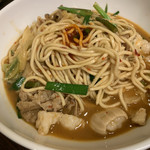 麺飯食堂 三羽鴉 - 牛ホルモンのスタミナまぜそば♡¥890(税込)