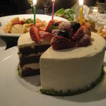 ヤオ・エスタブリッシュ - 誕生会やお祝いに、サプライズケーキ・デザートプレートもご用意できます！