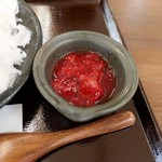 かどしげ農園 カキ氷店 - 果肉たっぷりの苺のソース