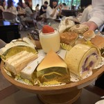 ウエスト青山ガーデン - 2019/08 食後はケーキ。美味しいそうなケーキの中からサバラン ￥420を追加オーダ