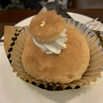 ウエスト青山ガーデン - 2019/08 サバラン ￥420…ブランデー風味で甘さ控えめでなかなかいけるのだ