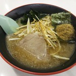 ラーメン信義 - 魚介トンコツネギラーメ 670円