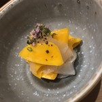 温石 - 赤いかと生食カボチャの和え物。一見、パパイアと勘違いしちゃいました