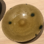 温石 - 真ハタの脂が溶け込んだ加減酢を飲み干します