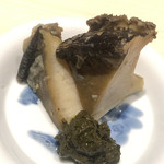 温石 - 地物の黒鮑の酒蒸し。肝添え