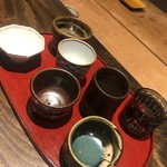 温石 - お猪口一覧。『どうぞ、そのまま置いて自由にお使いください』とのこと