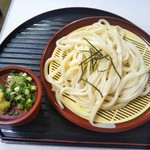 つるや - ざるうどん 320円(税込)(2019年8月5日撮影)