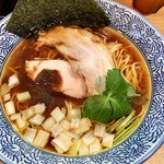 東京ラーメン 射心 - 東京醤油ラーメン750円税込  デフォは卵無いよ