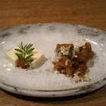 焼鳥みなみ - 前菜　クリームチーズと地鶏の煮こみ