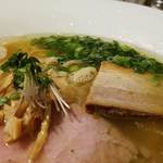 麺や 庄の gotsubo - チャーシューは2種