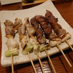 やきとり山平 - 皮付きに鶏レバー