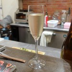 トリワイン ＰＩＫＯＳＨＨＨＵ - スパークリングワイン、何杯目？