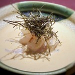 赤坂 渡なべ - 鯛 胡麻だれ･･修業先の品をご主人流にアレンジされたとか。 胡麻ダレの味わいがいいこと。