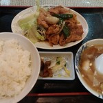 鵬龍 - 焼肉と海老ワンタン セット