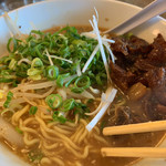Ramen Umaizo Musashi - ちぢれ麺   と  スジ肉