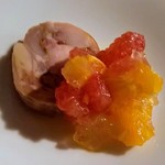 （h）etta - 低温蒸し兎肉とグレープフルーツのサラダ