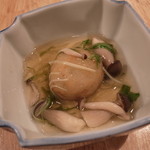 まごわやさしい - れんこん饅頭のきのこ餡かけ