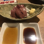 どさんこキッチン レトロなごりら - 馬レバー刺し