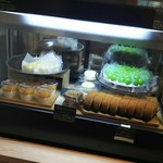 MUFFIN&SWEETS CIRU - シャインマスカットのタルト、カボチャチーズケーキ、季節のロールケーキなど