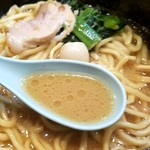 横浜家系ラーメン大砲家 - スープ