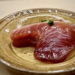 日本橋蛎殻町 すぎた - 鰹、づけで・・鰹がキレイ、漬け醤油の塩梅もよく美味
