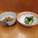 不二家食堂 - オクラとこんにゃく煮物