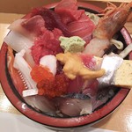 鮨政 大宮駅東口2号店 - 上から ちらし大盛