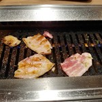焼肉・韓国料理 ソウル家 - すぐ脂だらけに...