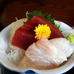 天婦羅 たる松 - 刺身はアメ横やね。新鮮さは欠けるな。でも、しっかりきっちり仕事してはるで、ここ