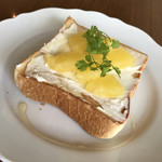 フダンカフェ - マスカルポーネとパインのハニートースト