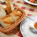 サラマンジェ ド イザシ ワキサカ - 自家製パンと自家製ジャム  (2名分)
            パンは外側サクっと、中はモチモチ