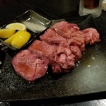 ホルモン・焼肉 輪 - 