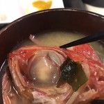 駅前酒場 - 下にゴロンとキンメの頭