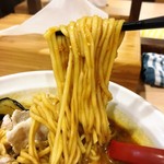 拉麺大公 - スープカレーラーメン 麺リフトアップ