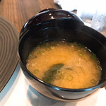 ステーキハウスみやこ - 鰹出汁が効いた豆腐の味噌汁